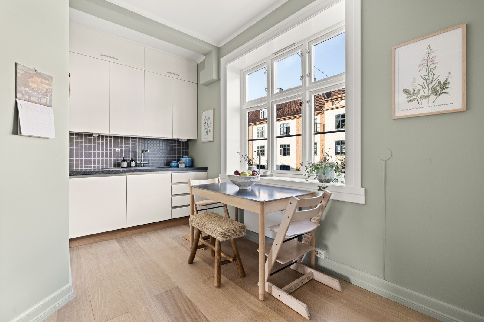 Kjøkkenet fikk ny parkett i 2018. Galleribilde