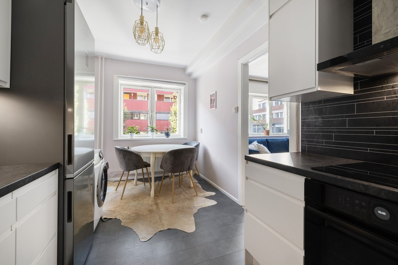 - Den gode planløsningen gjør at man har god plass for egen spisesone - Galleribilde