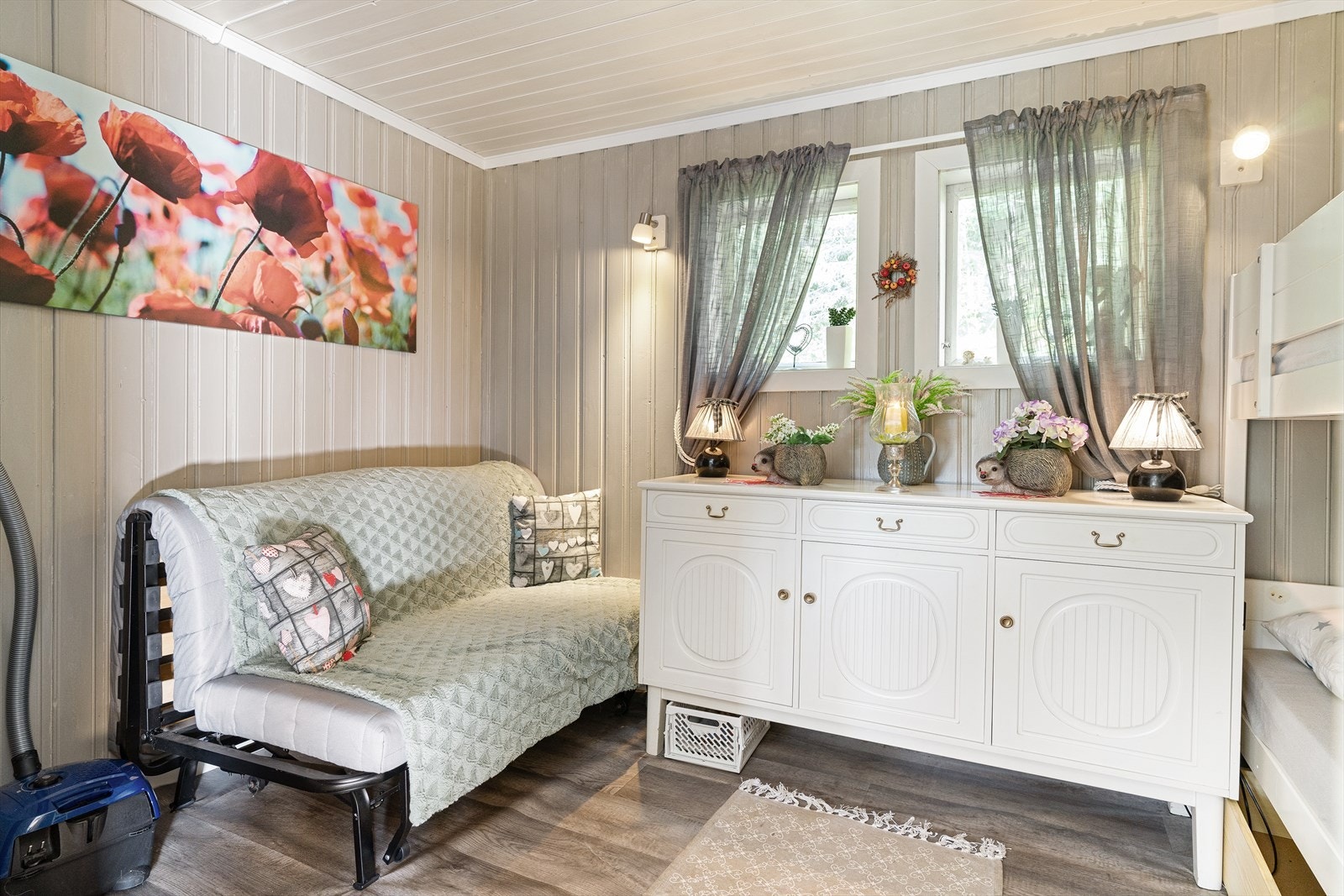 Rommet har god plass til soveplasser. Galleribilde