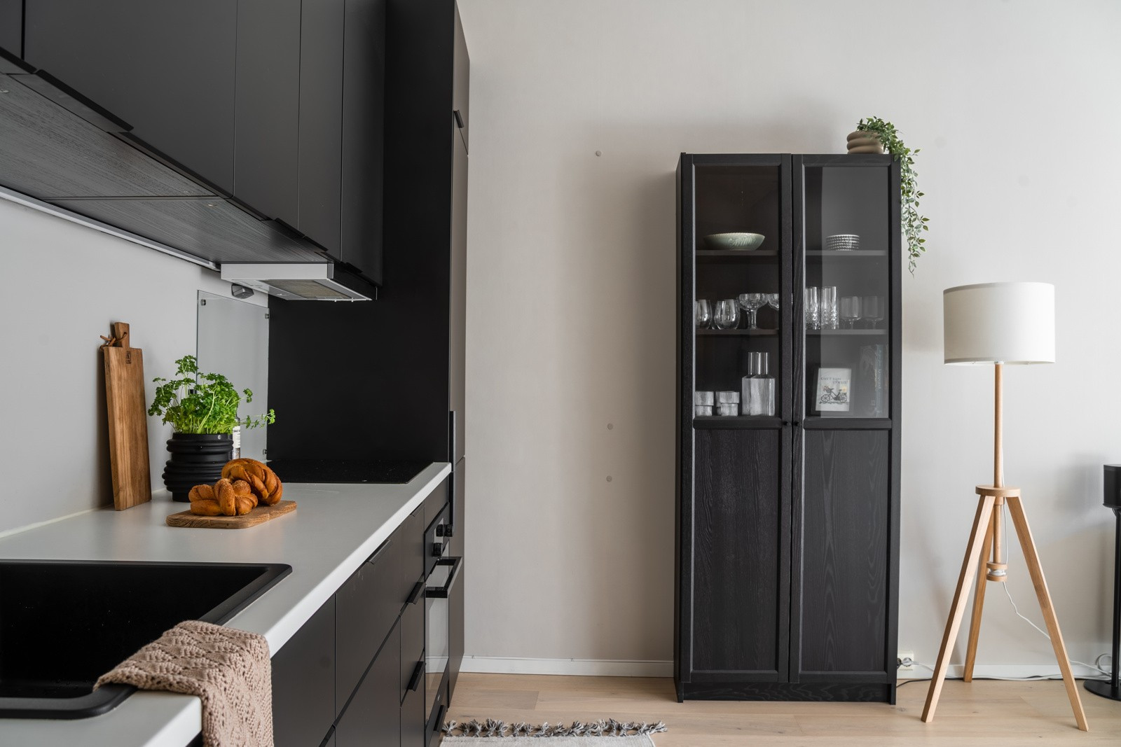 Gjennomgående fine farge- og materialvalg.