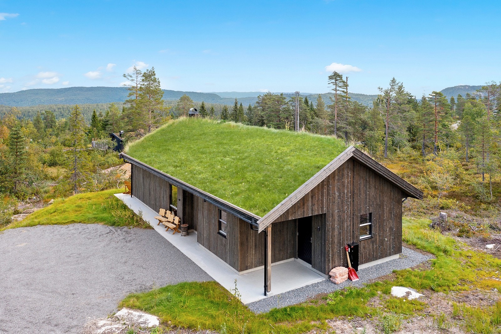 Hytta leveres med gjennomgående høy standard på både materialer, innredninger og arbeid Galleribilde