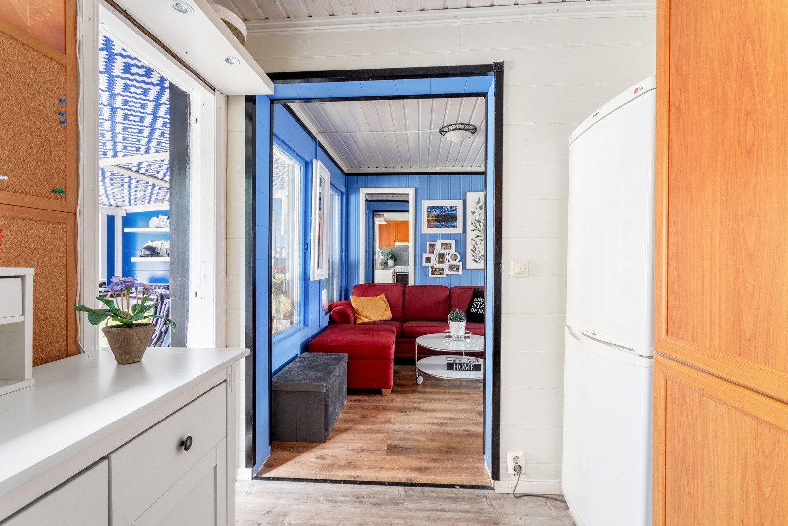 Fra kjøkkenet er det utgang til en takoverbygget veranda på ca. 12 kvm Galleribilde