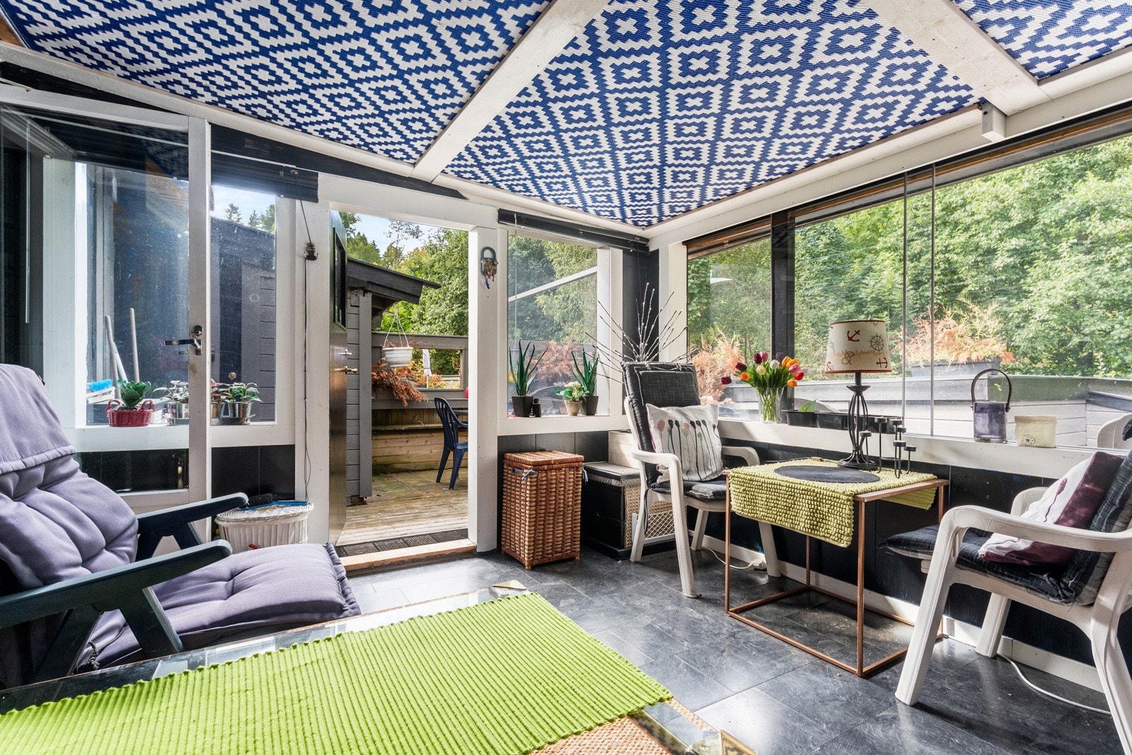 Fra verandaen er det videre utgang til terrassene på ca. 20kvm Galleribilde