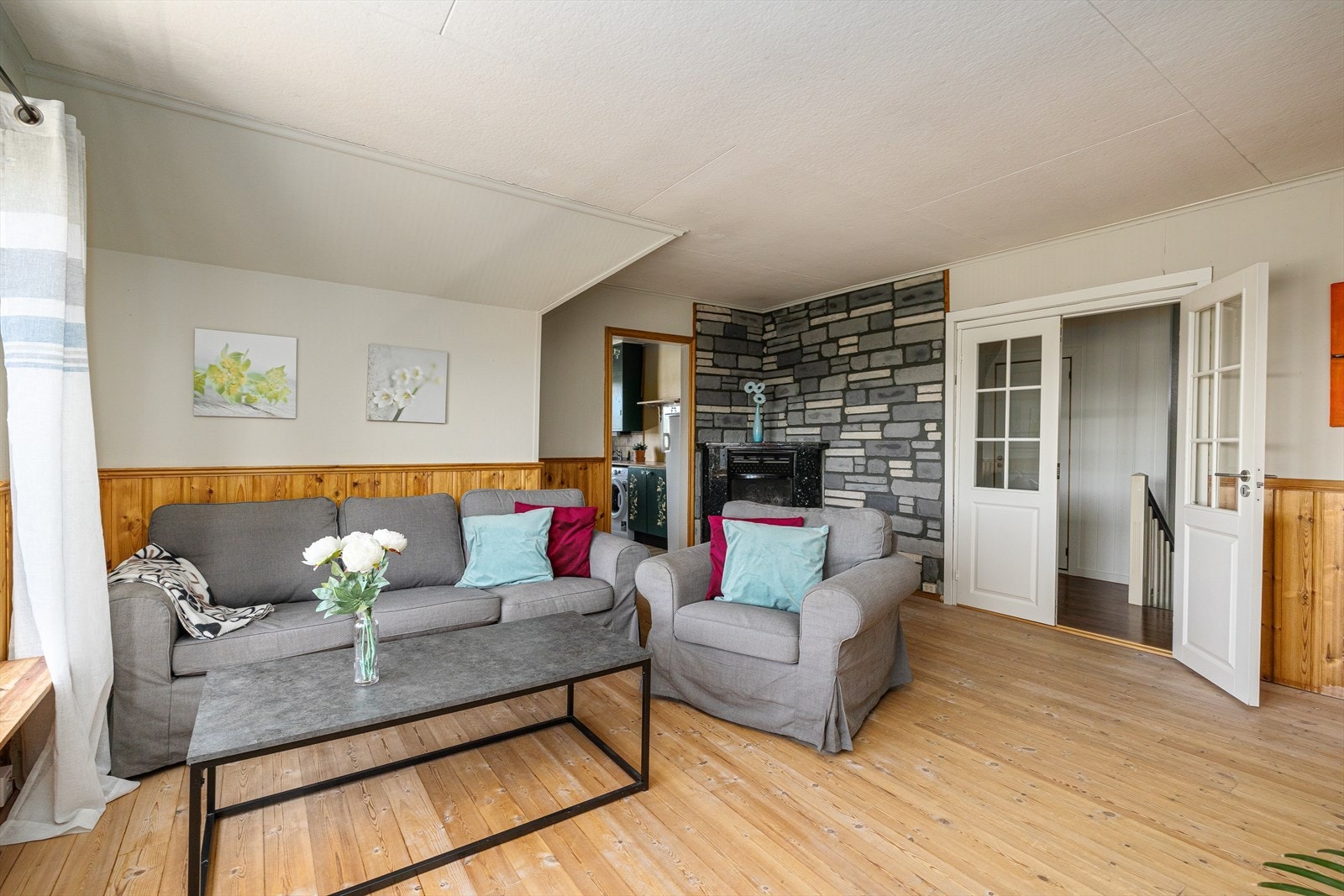 Hyggelig stue i 2.etasje. Galleribilde