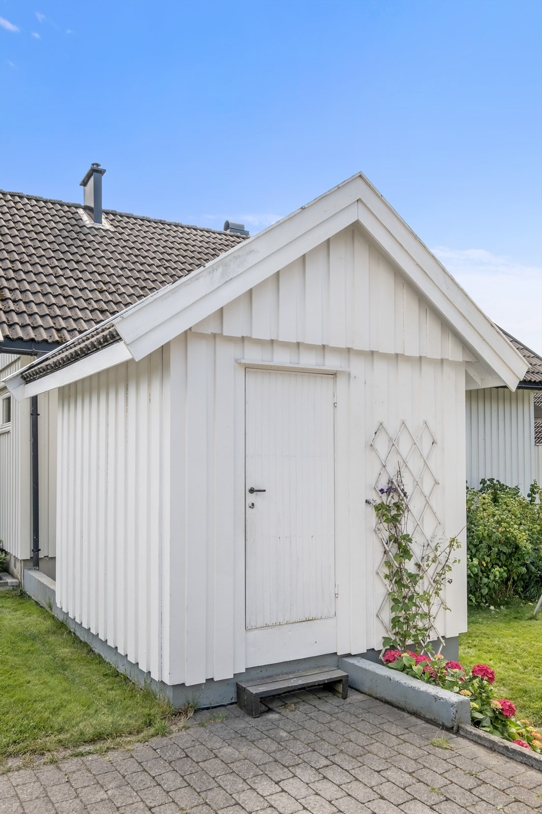 Praktisk utebod på tomten Galleribilde