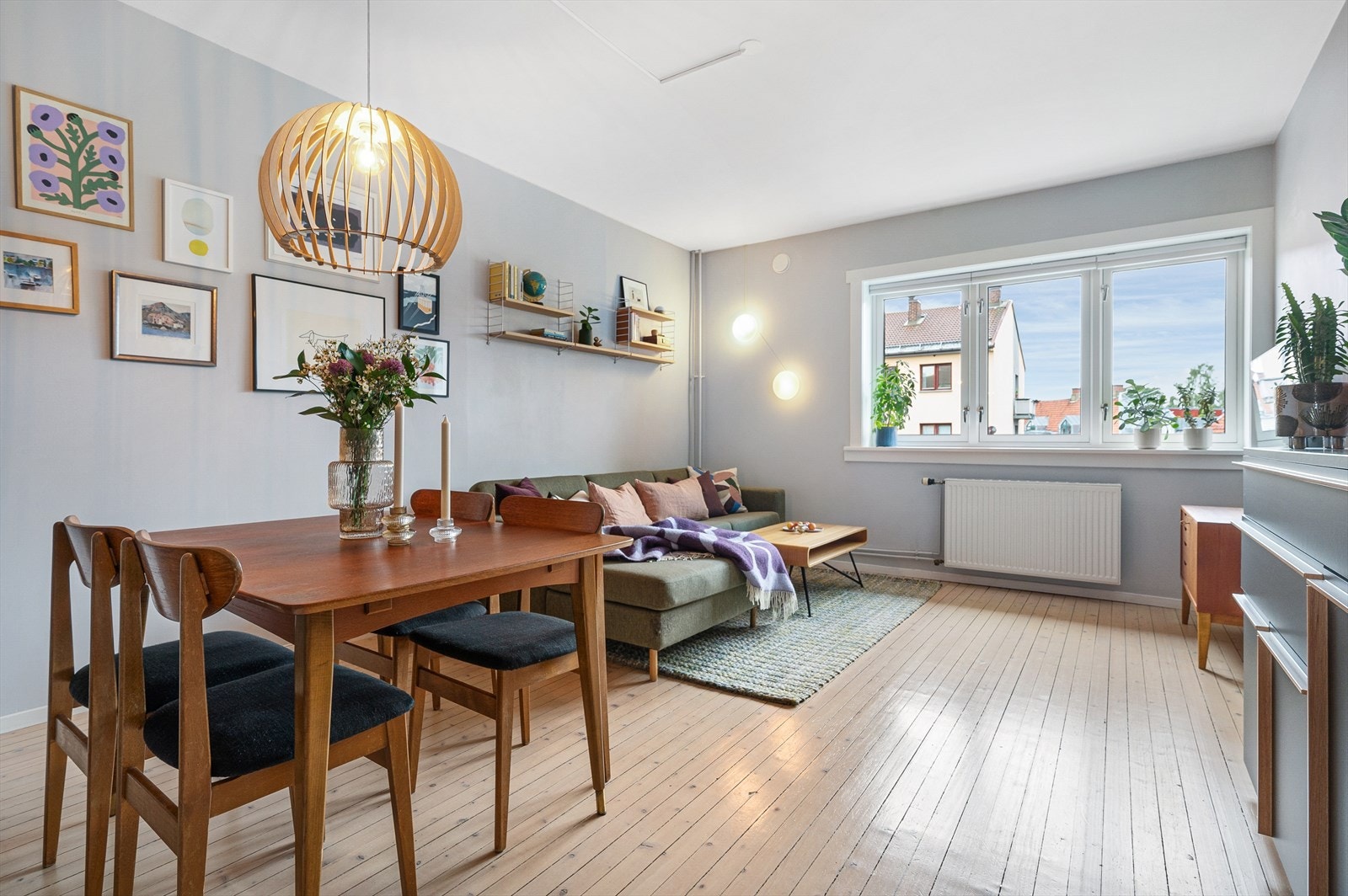 Ole Kristian Isdahl v/Nordvik Bolig ønsker velkommen til visning i Oskar Braatens gate 24! En lys og tiltalende 2-roms med originale tregulv! Galleribilde