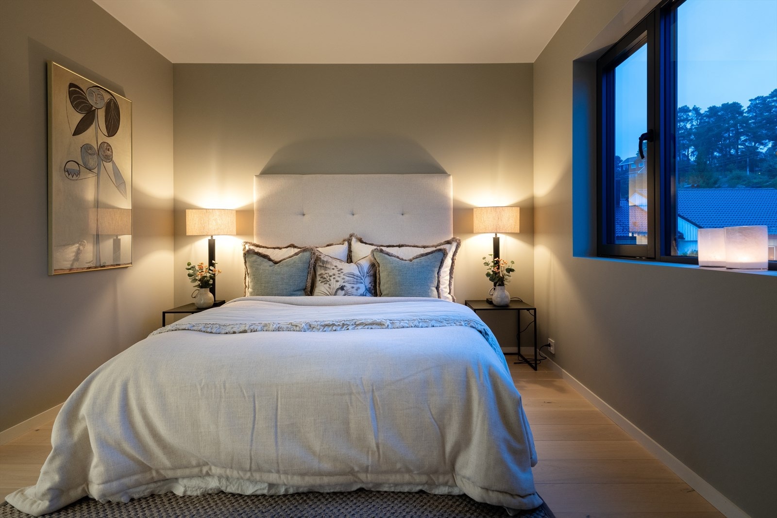 Meget innbydende hovedsoverom Galleribilde