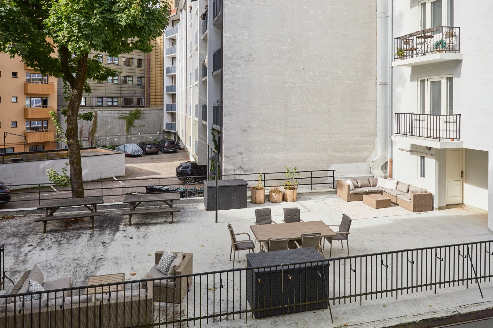 Leiligheten tilhører et hyggelig og veldrevet aksjelag, bestående av tilsammen 42 boliger og 1 næringslokale. Galleribilde