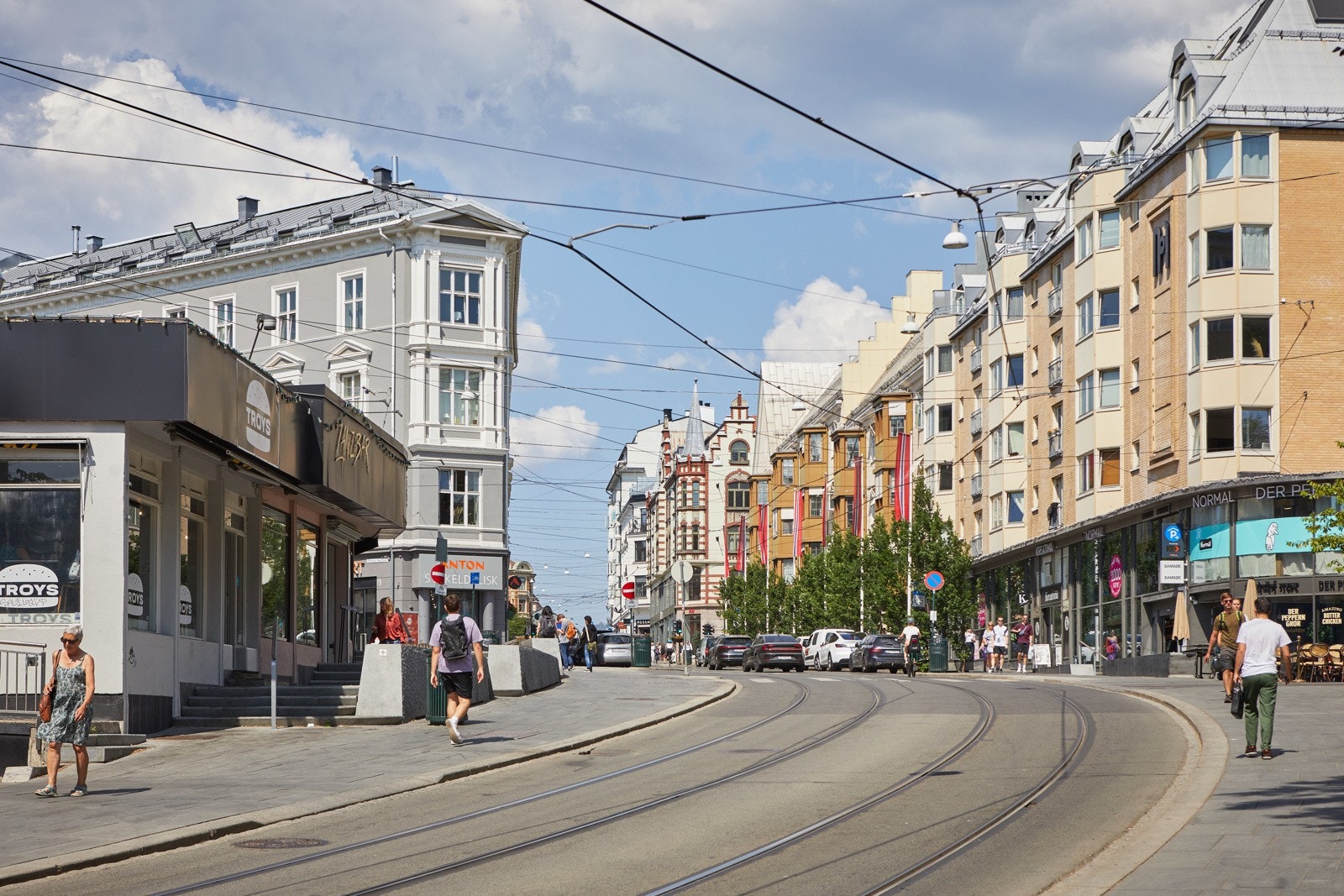 I ditt nye boligområde bor du særdeles attraktivt til i en tilbaketrukket og rolig gate på Majorstuen/Uranienborg, og samtidig rett ved populære Bogstadveien. Galleribilde