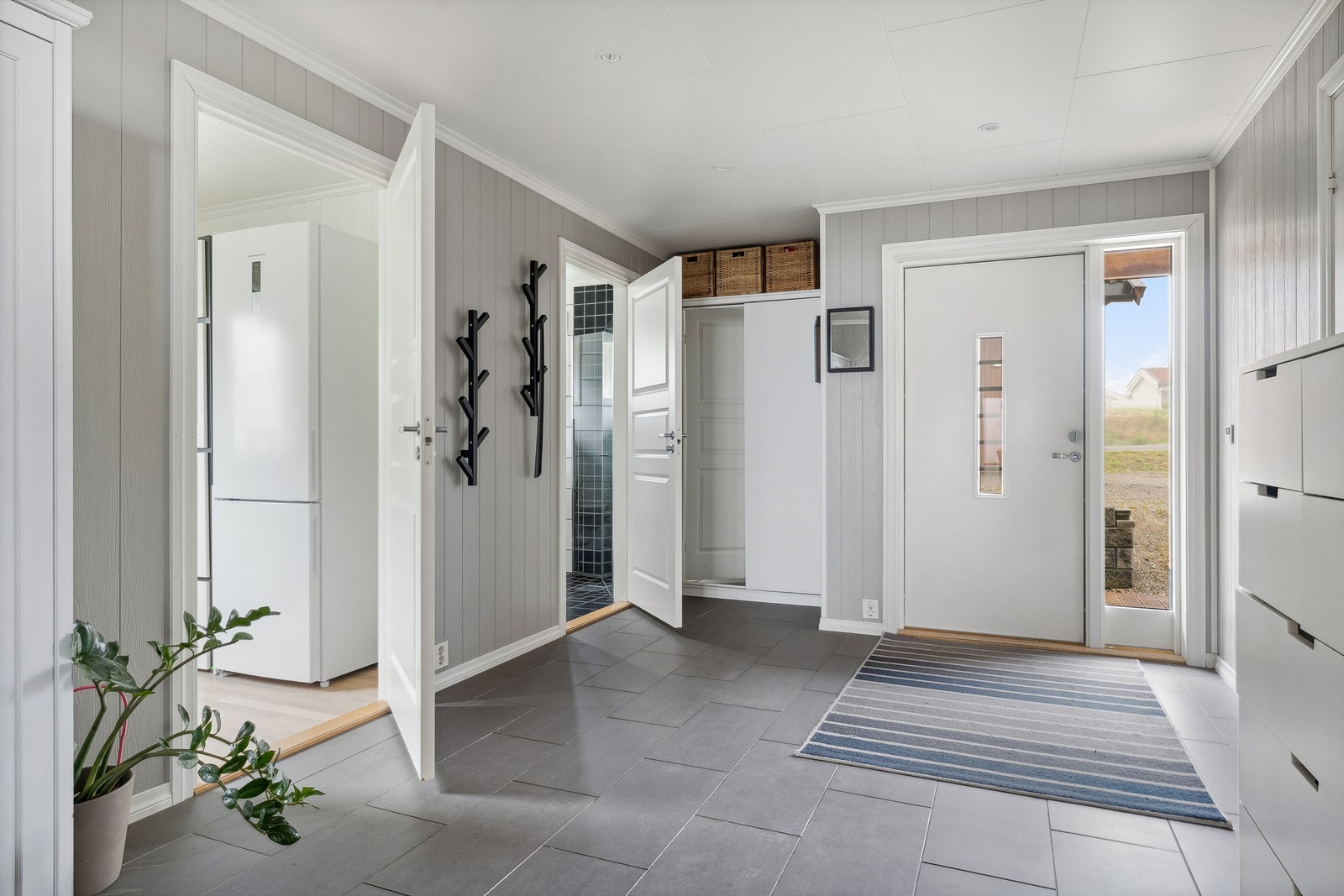 Velkommen inn i den romslige hallen! Galleribilde