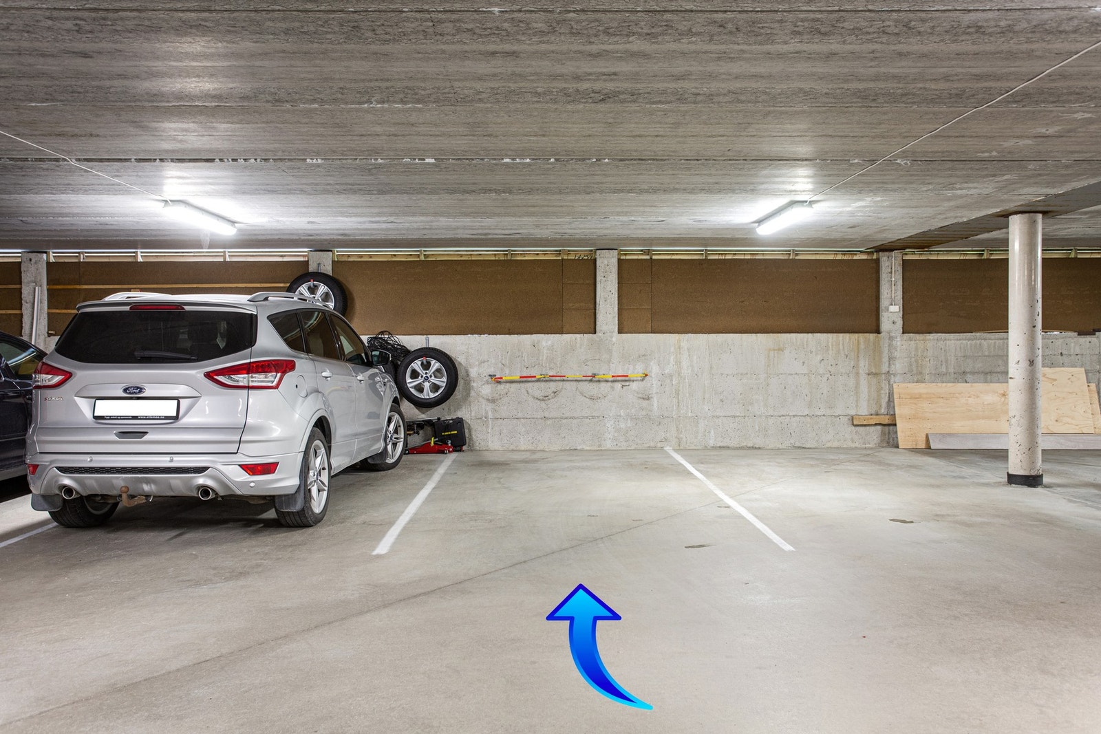 Egen parkeringsplass i felles p-kjeller Galleribilde