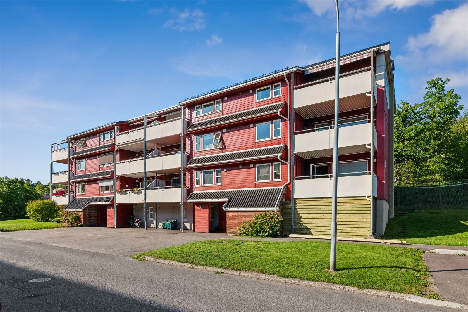 Boligen ligger i 2. etasje i bygget. Galleribilde