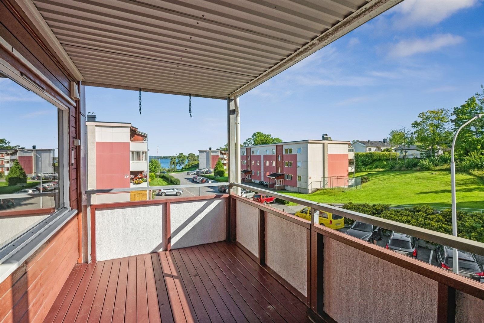Det er fint med plass til møblement slik at du kan nyte mange herlige sommerdager utendørs. Galleribilde