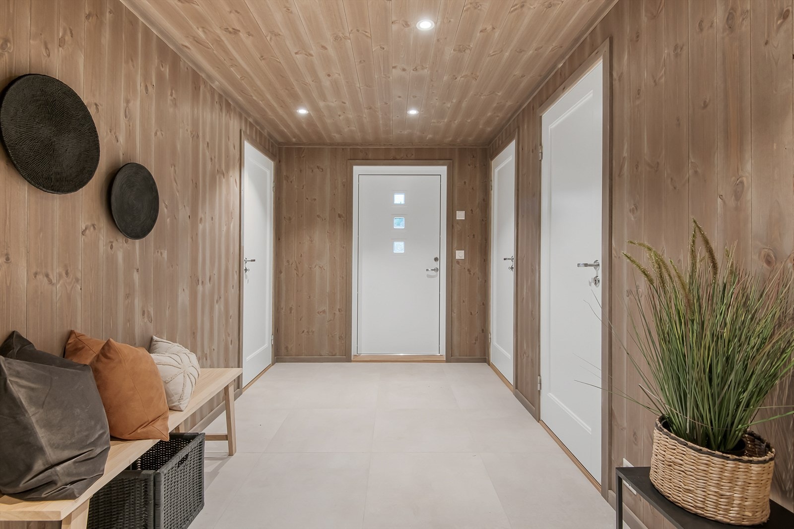 Velkommen inn til en lys og tiltalende gang Galleribilde