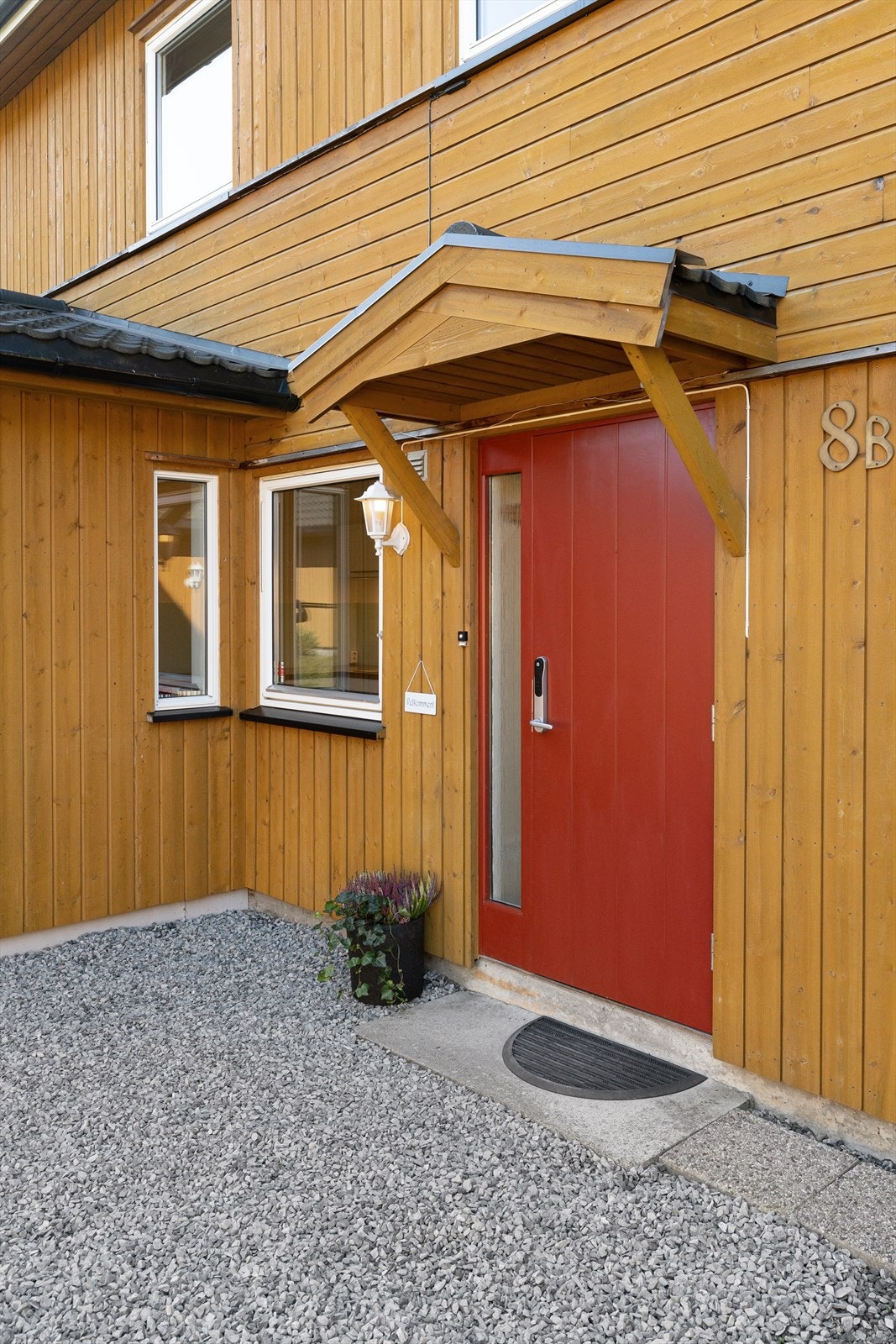 Inngangsdøren har en praktisk kodelås. Galleribilde