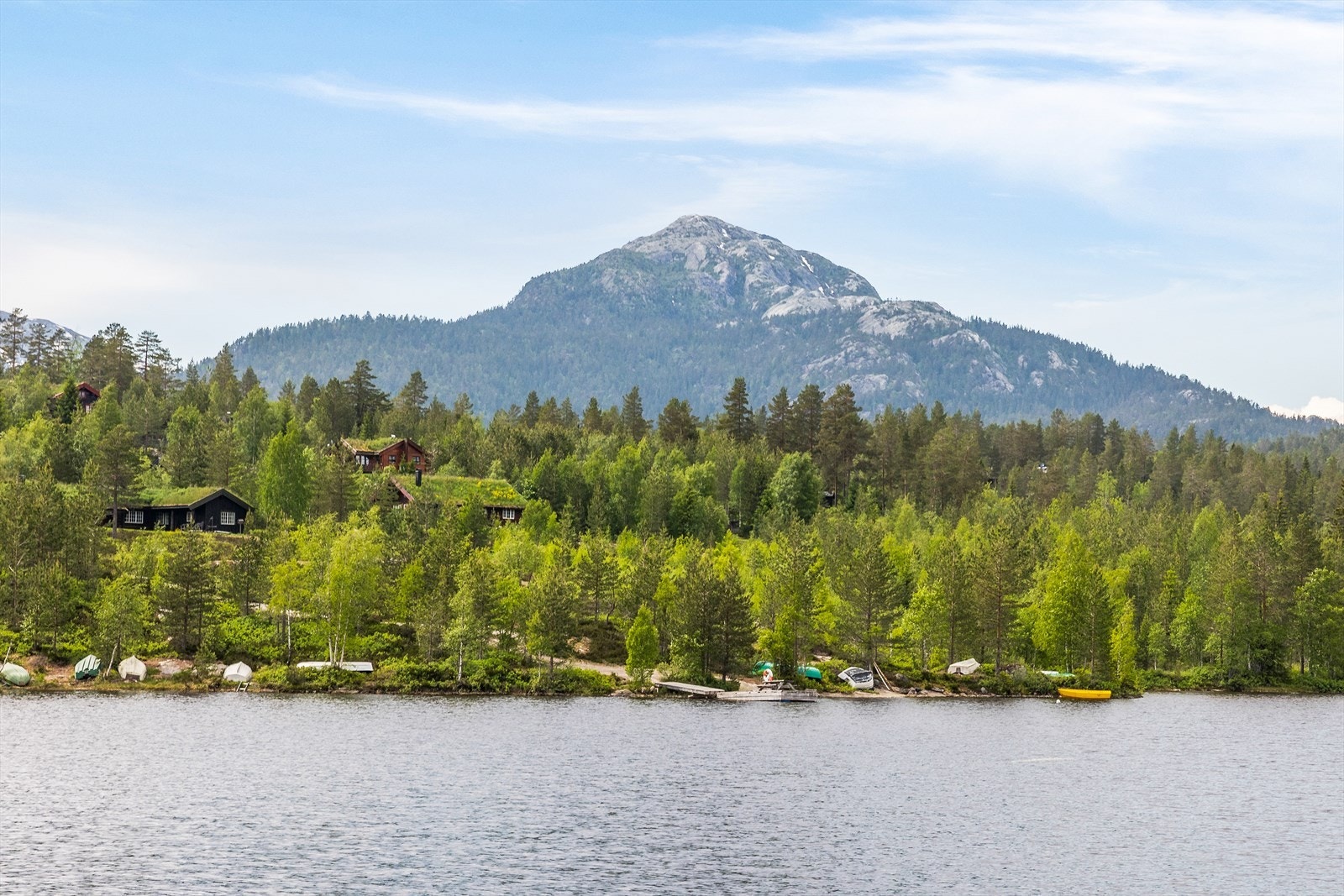 Utsikt mot fjellene og landskapet rundt Galleribilde