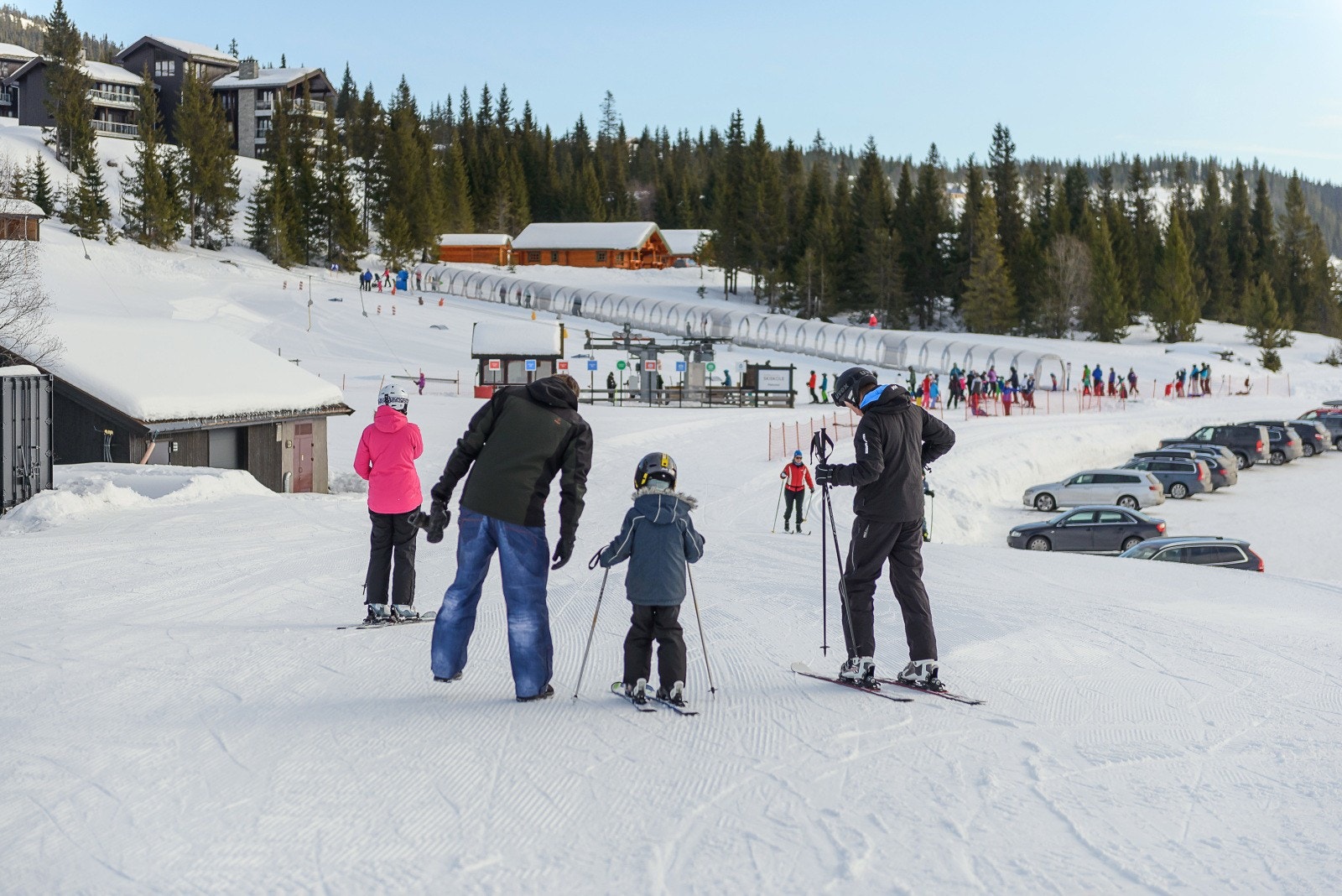 Snøsikre Kvitfjell er flere ganger kåret til Norges beste skisted for alpinister, men dette er også plassen for de som ønsker å tilbringe solfylte dager i langrennsløypene. Galleribilde