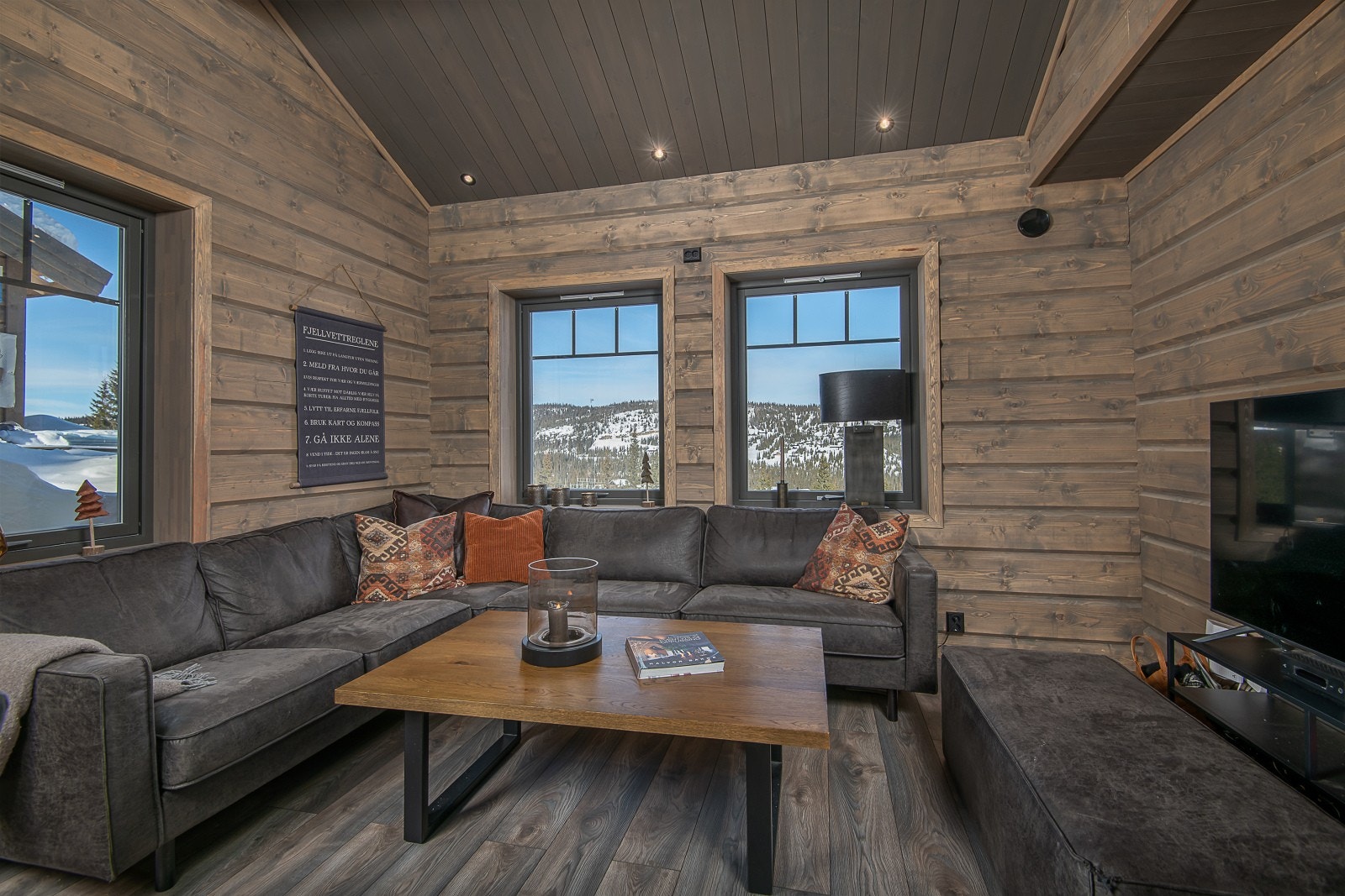 Annekset kan leies ut som en egen hytte med mulighet for gode leieinntekter som dekker store deler av kostnadene for hele eiendommen. Galleribilde