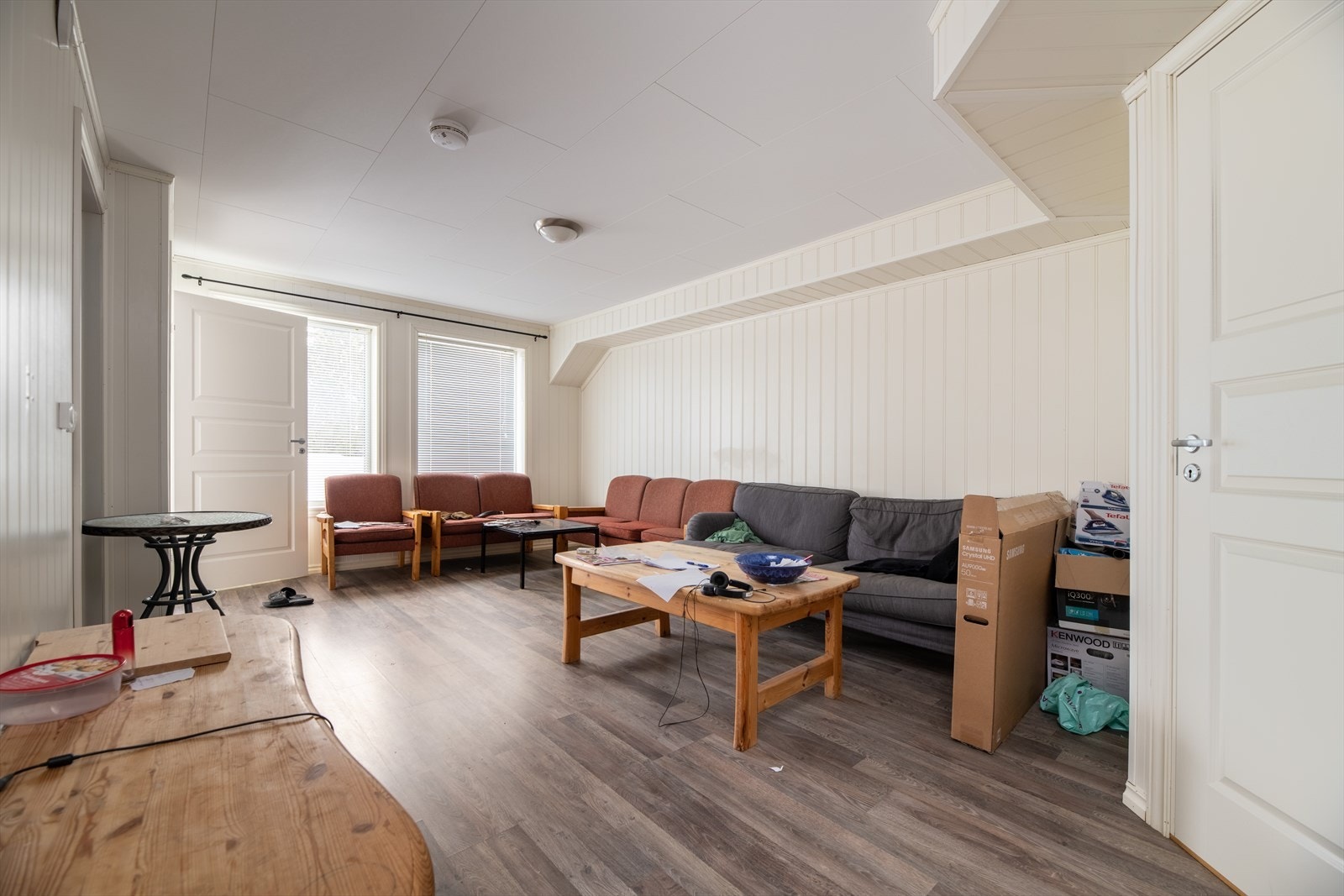Leilighetene har en størrelse fra ca. 50 til 60 m2, og har overflater som parkett på gulv og mdf-panel på vegger Galleribilde