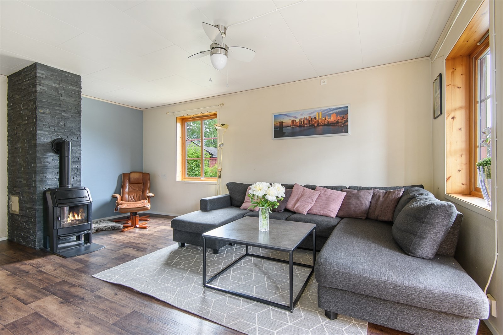 God plass til sofa og bord Galleribilde