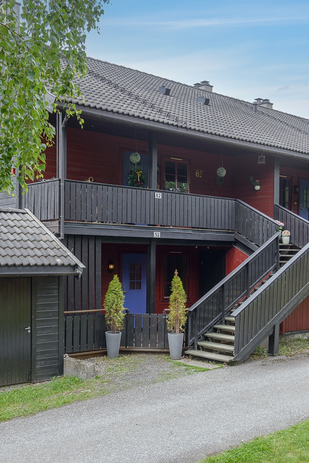 Inngang fra bakkeplan Galleribilde