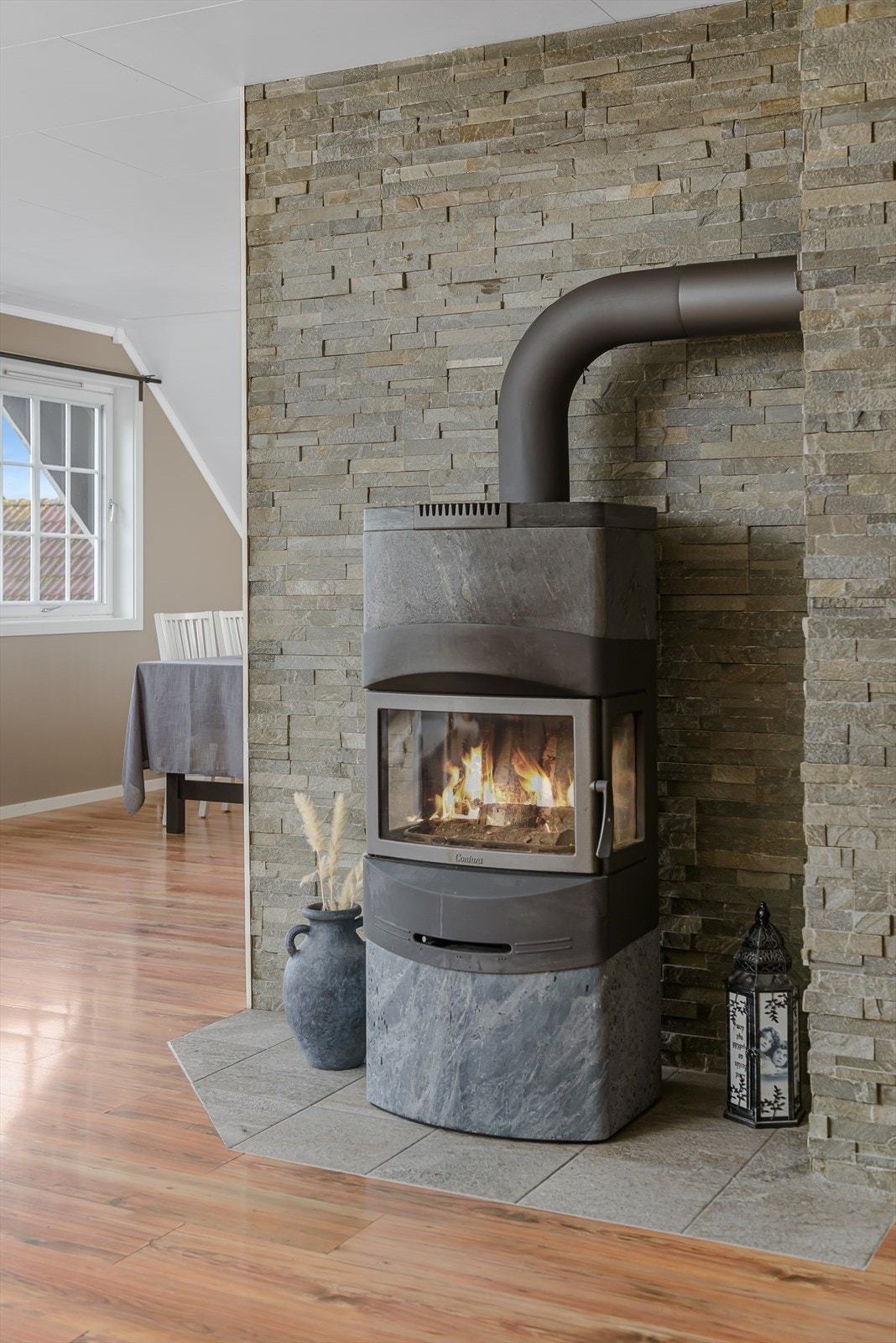 Solid klebersteinsovn som holder godt på varmen Galleribilde