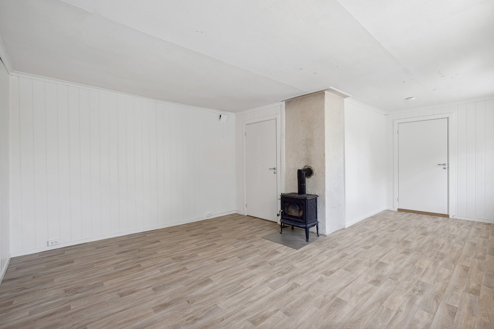 Stuen er pusset opp av snekker. Galleribilde