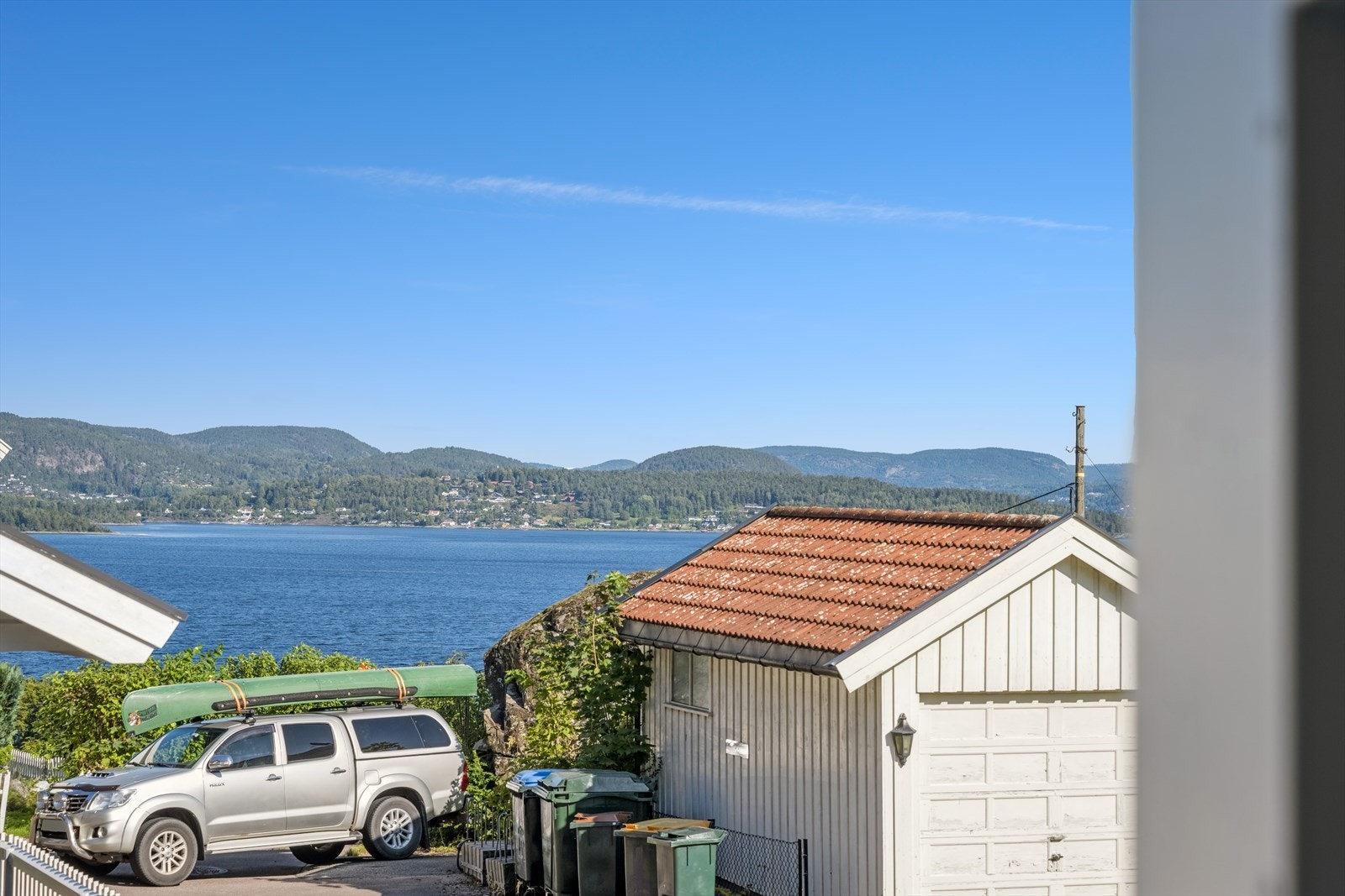 Flott sjøutsikt fra inngang Galleribilde