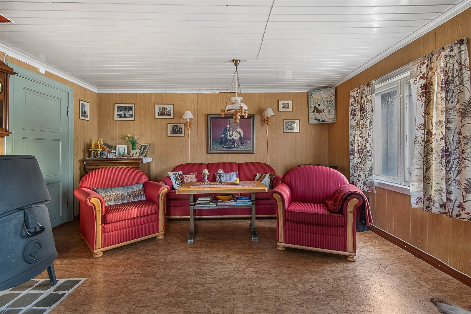 God plass til sofa Galleribilde
