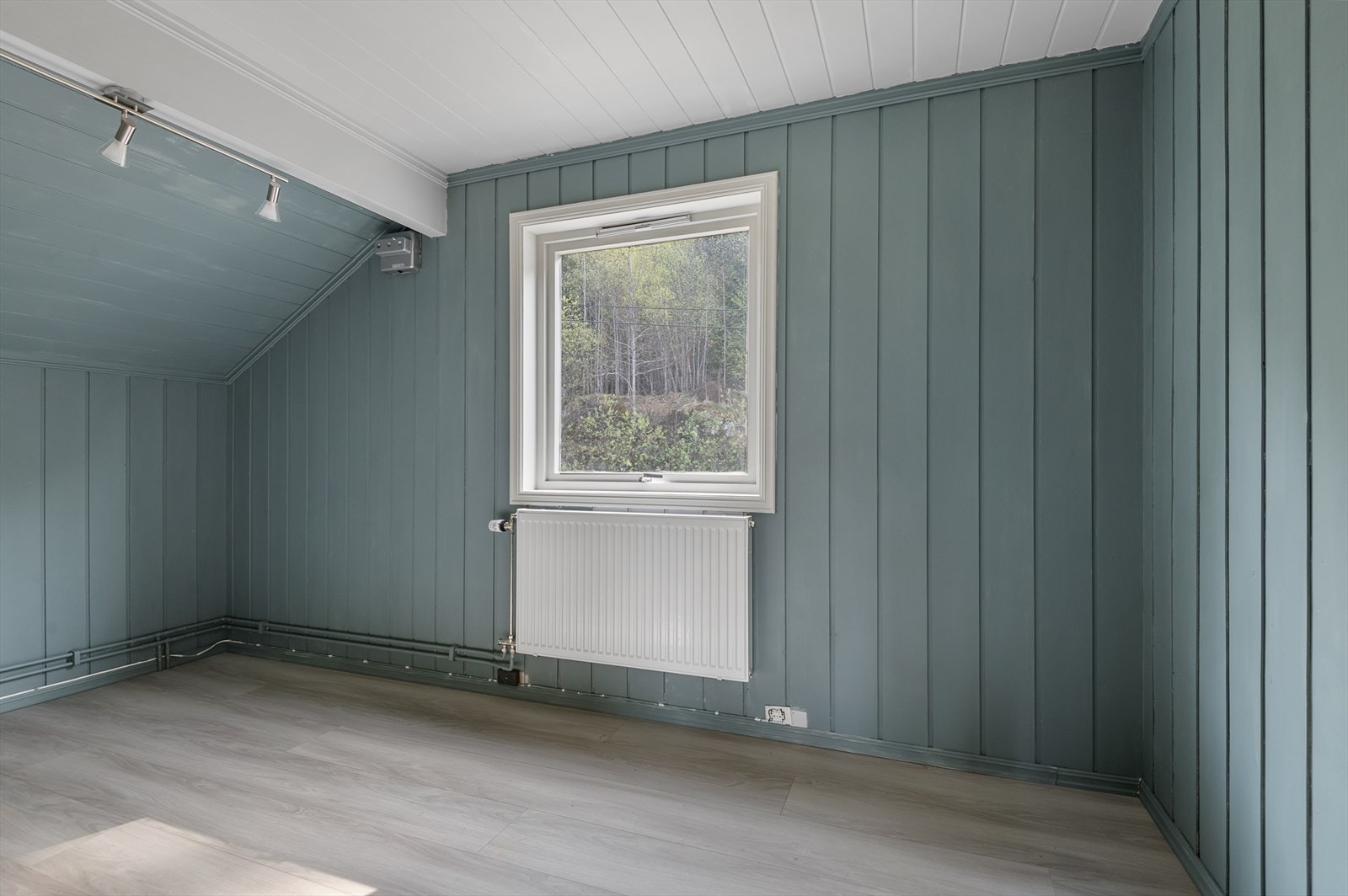 Soverom 3 i 2. etg. Rommet ligger mot øst og ut mot gårdsplass. Galleribilde