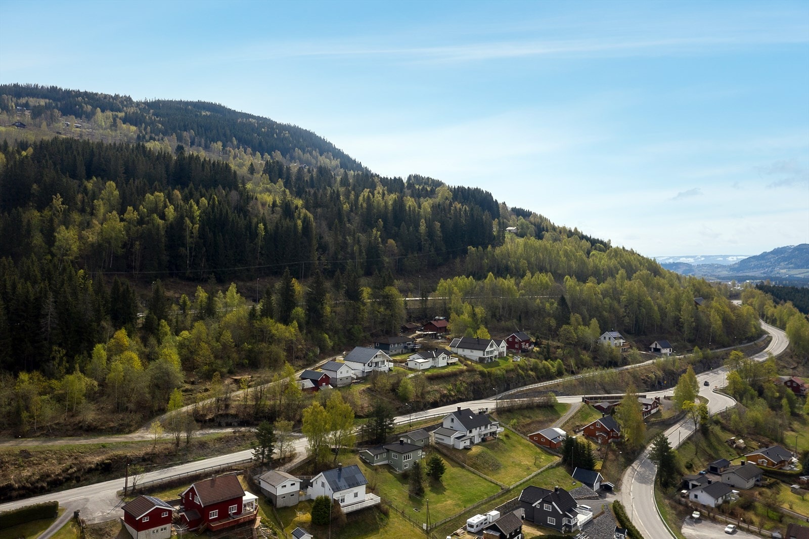 Boligen ligger i blindgate i et etablert boligfelt. Galleribilde