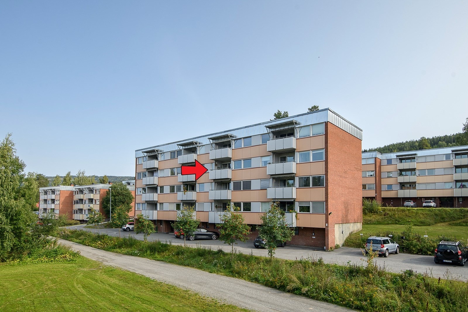 Leiligheten ligger i byggets 3 etasje Galleribilde