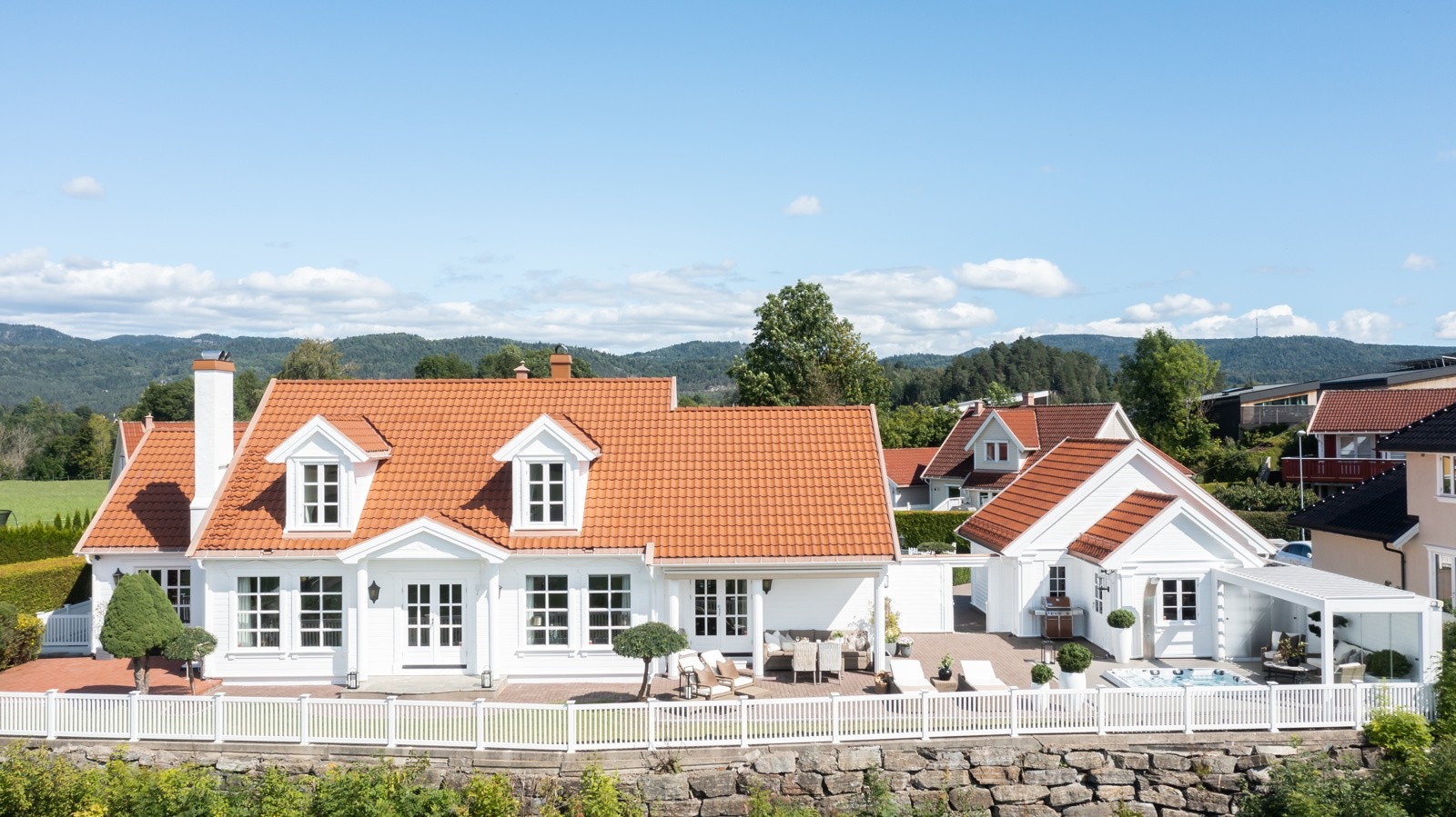 Boligen er på hele 394 kvm i bruttoareal Galleribilde