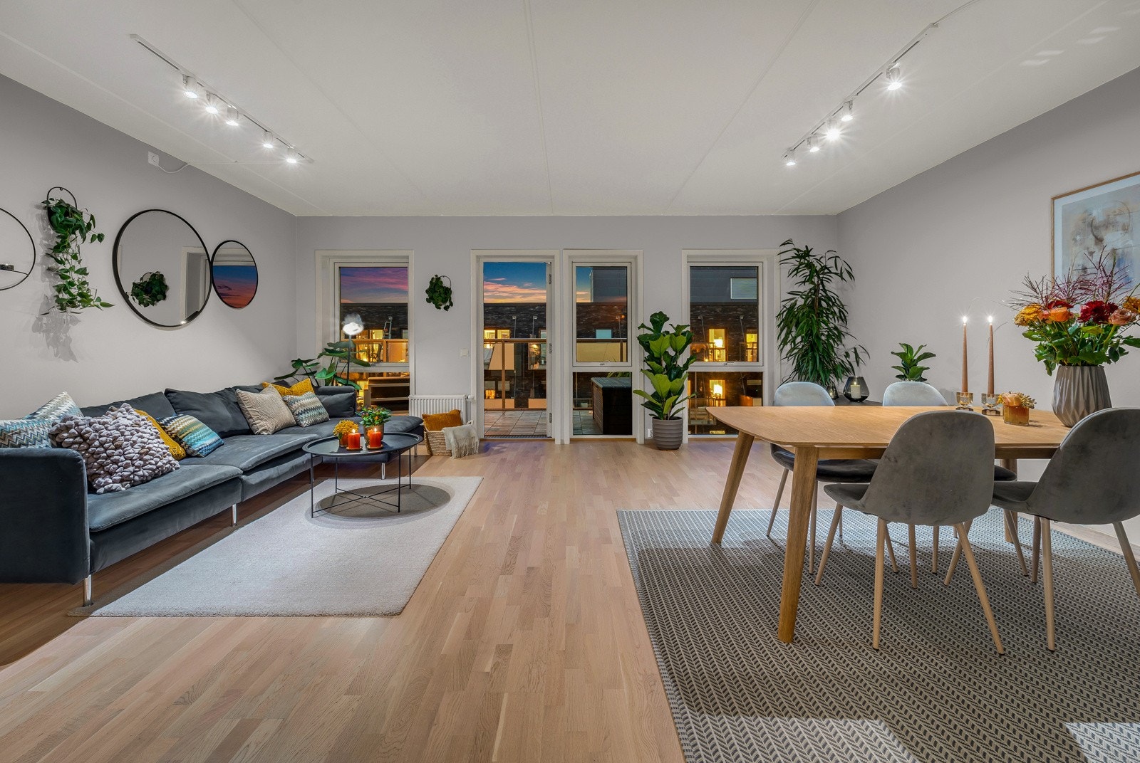 Her bor man i barnevennlige omgivelser, med store grøntarealer rett utenfor døren Galleribilde