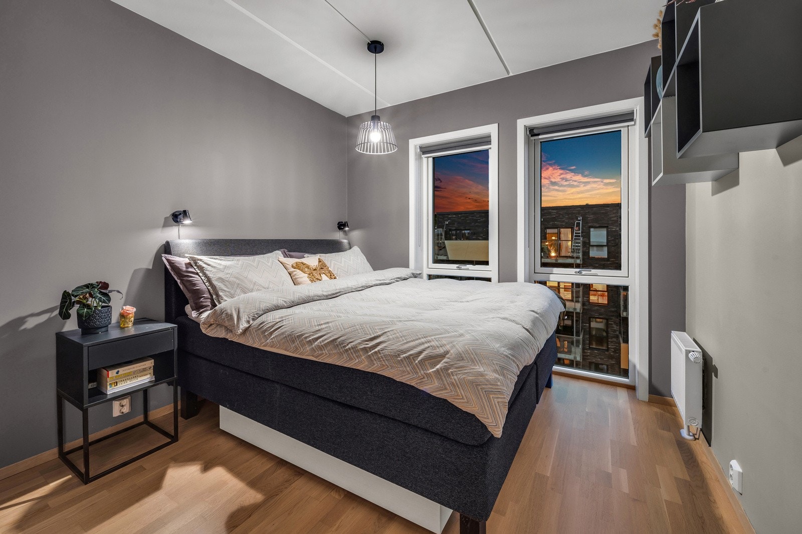 God plass til stor dobbeltseng Galleribilde