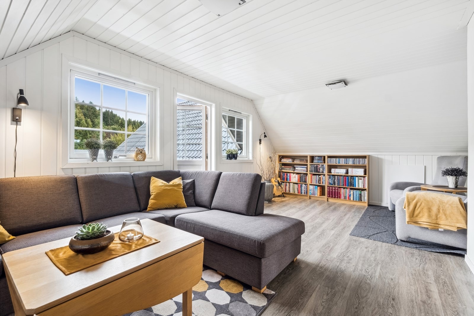 Fra rommet er det direkte adkomst til en balkong på 5m². Galleribilde