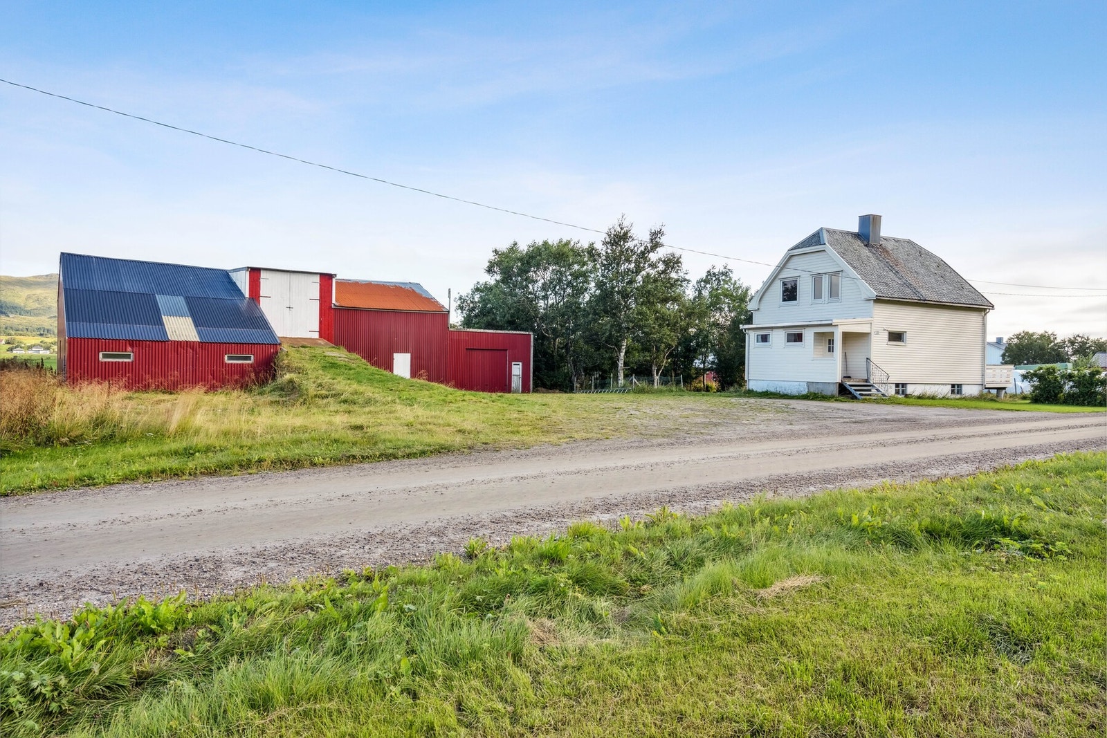 God plass til parkering på tomta. Galleribilde