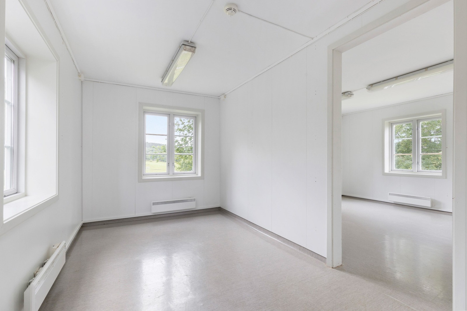 Det er gjort store innvendige endringer på slutten av 80-tallet da eiendommen ble tatt i bruk som forskningsstasjon. Galleribilde