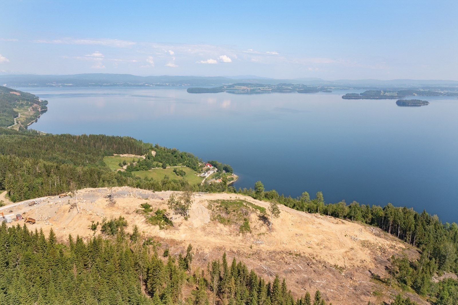 Naturskjønt beliggende ved Tyrifjorden! og Finnemarka. Galleribilde