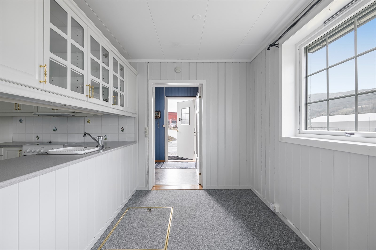 Kjellerluke til matkjeller i 1. etg. Galleribilde