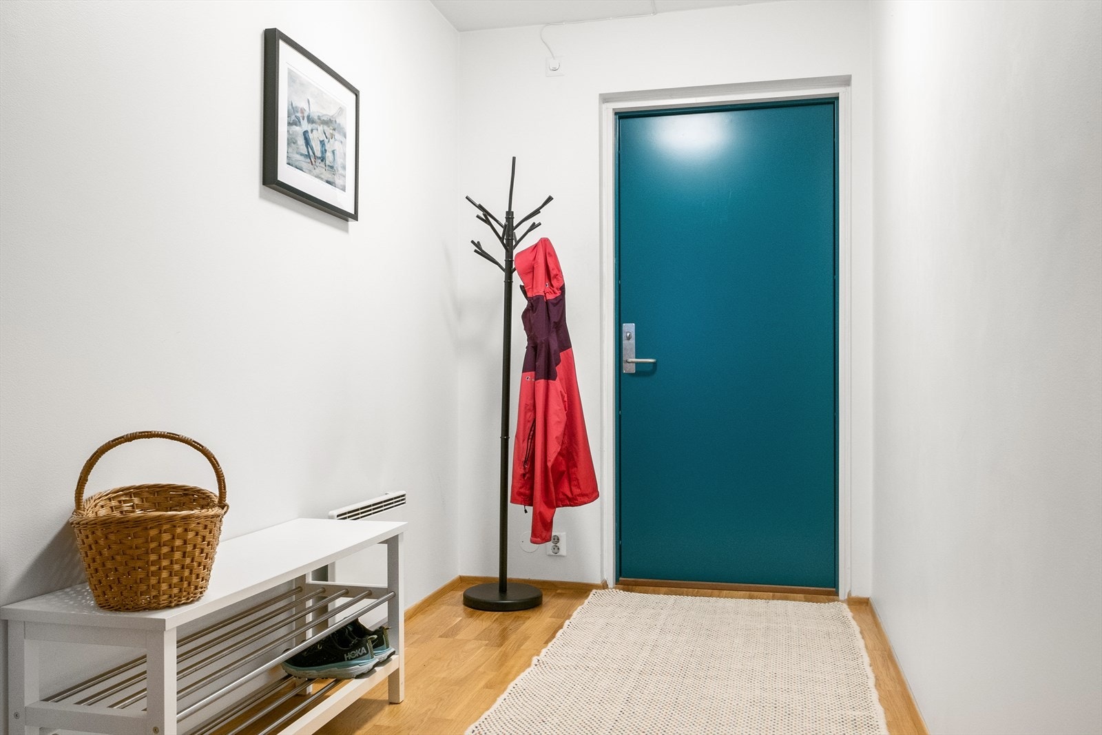 Det er mulighet for innredninger til oppbevaring av yttertøy og sko i entréen Galleribilde