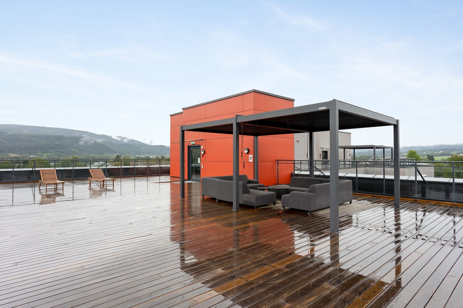 Felles takterrasse med fantastisk utsikt og solforhold. Galleribilde