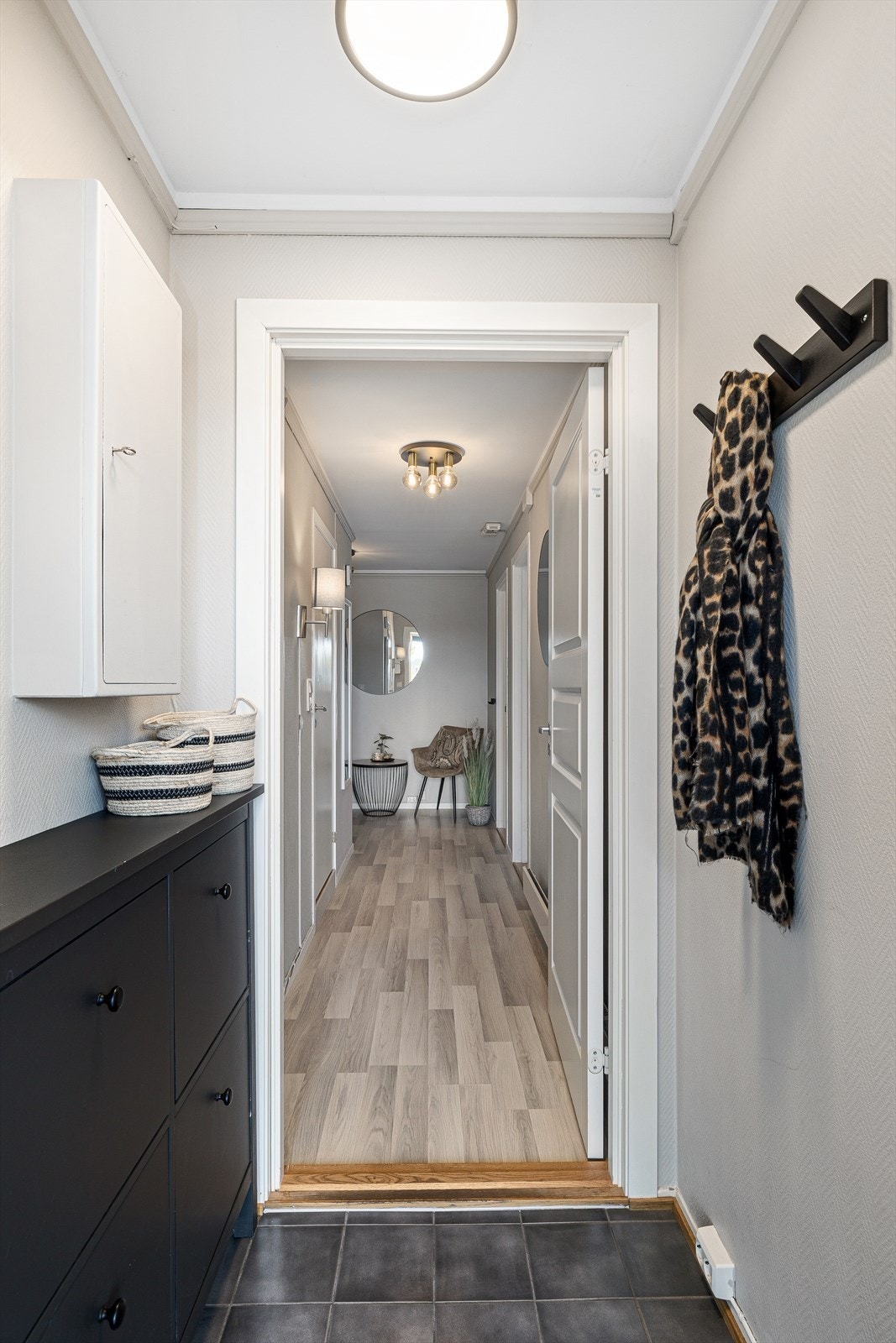 Velkommen inn i vindfanget med soveroms gang Galleribilde