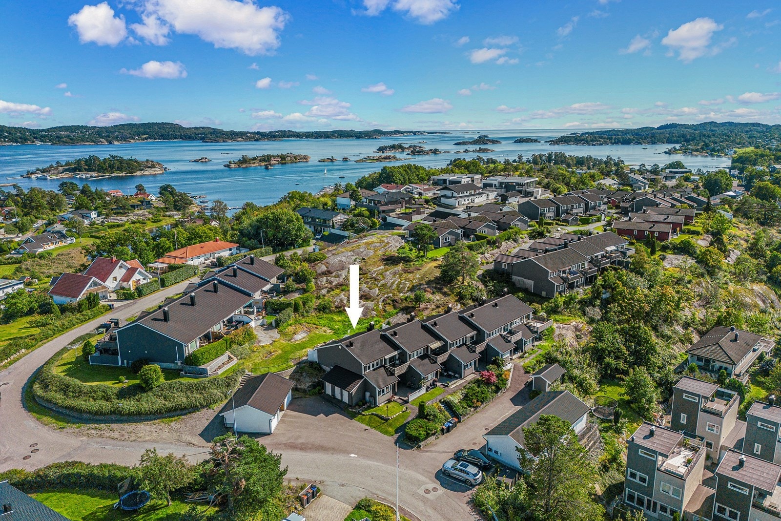Garasjeplass rett ved boligen Galleribilde