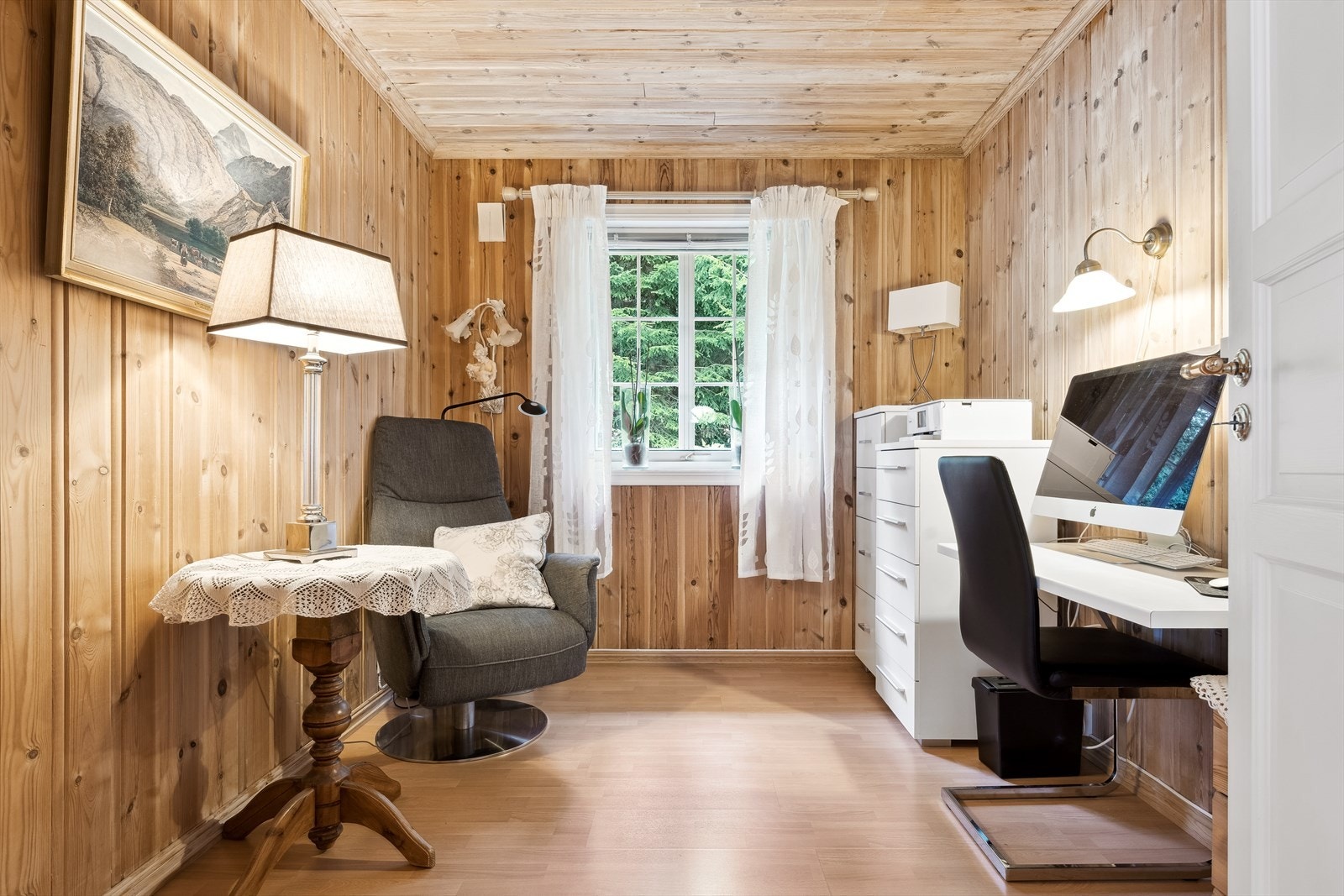 Soverom IIII som i dag er innredet som kontor Galleribilde