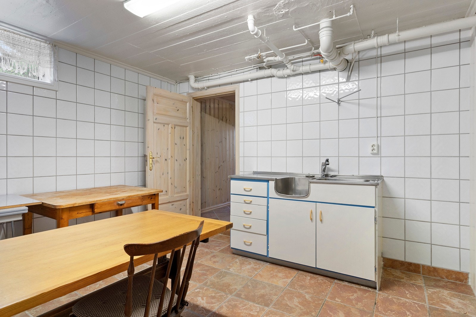 Innredet rom i kjeller. Samsvarer ikke med tegning. Galleribilde