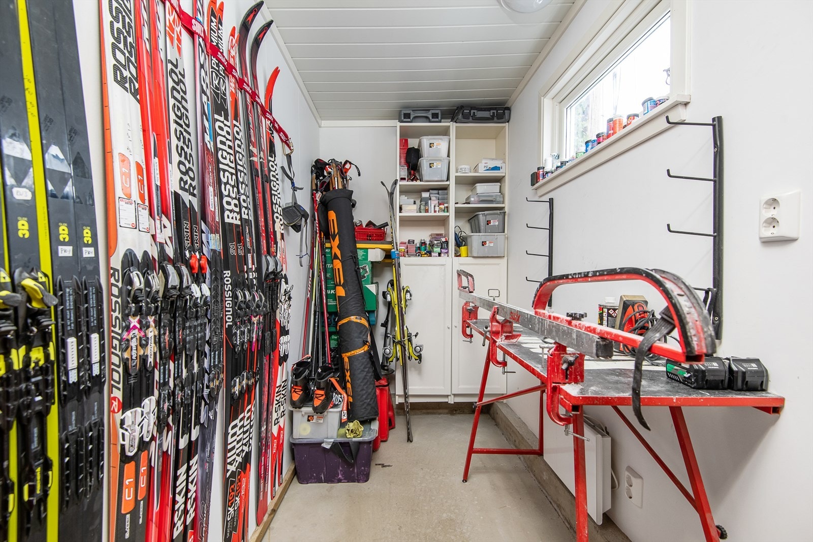 Smørebod i garasjen Galleribilde