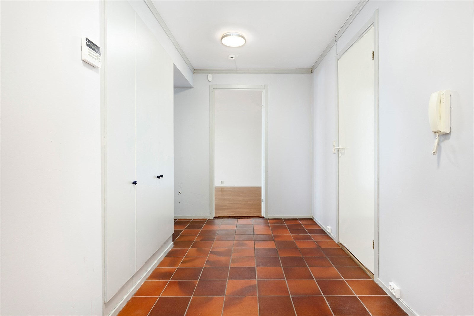 Stor entre med god lagringsplass. Galleribilde