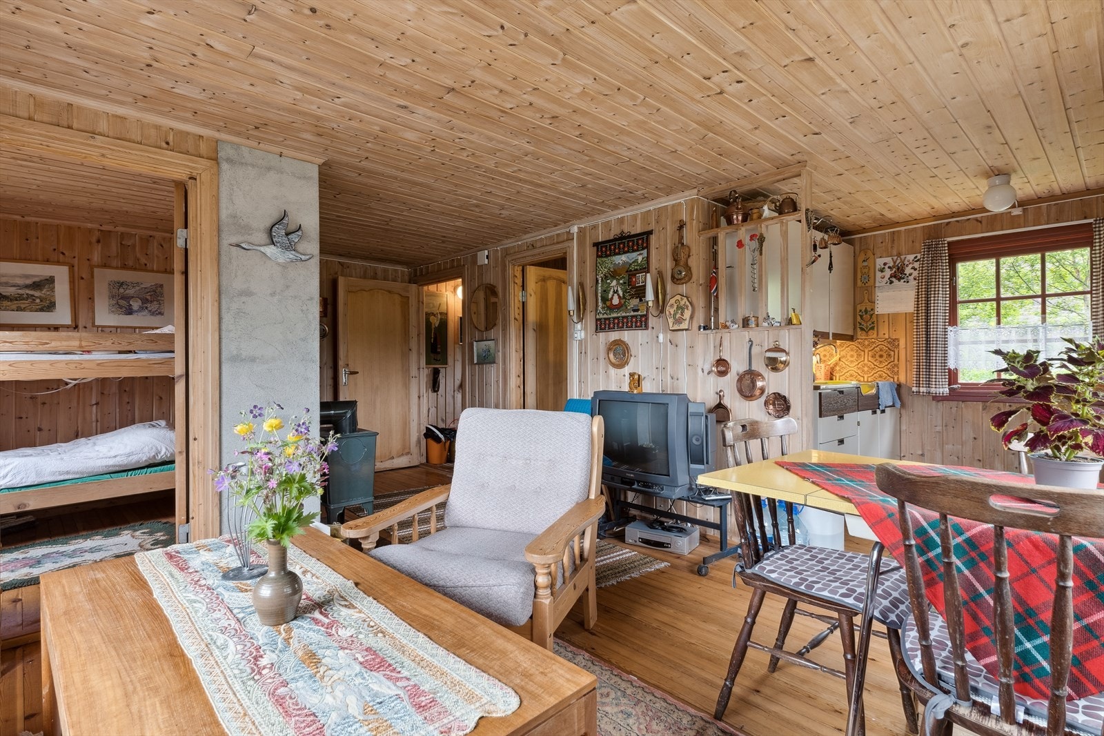 Stue i hytta. Galleribilde