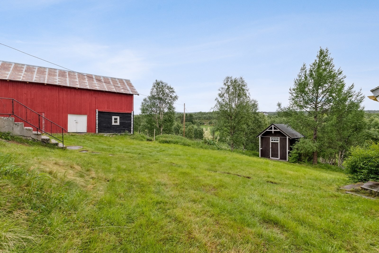 Fjøs og uthus. Galleribilde